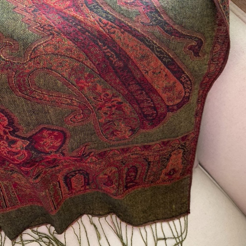 Reversible, Romantic Wrap - Picture 6 of 11